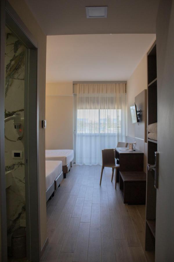 Jr Hotels Gate 7 Bologna Calderara di Reno Luaran gambar