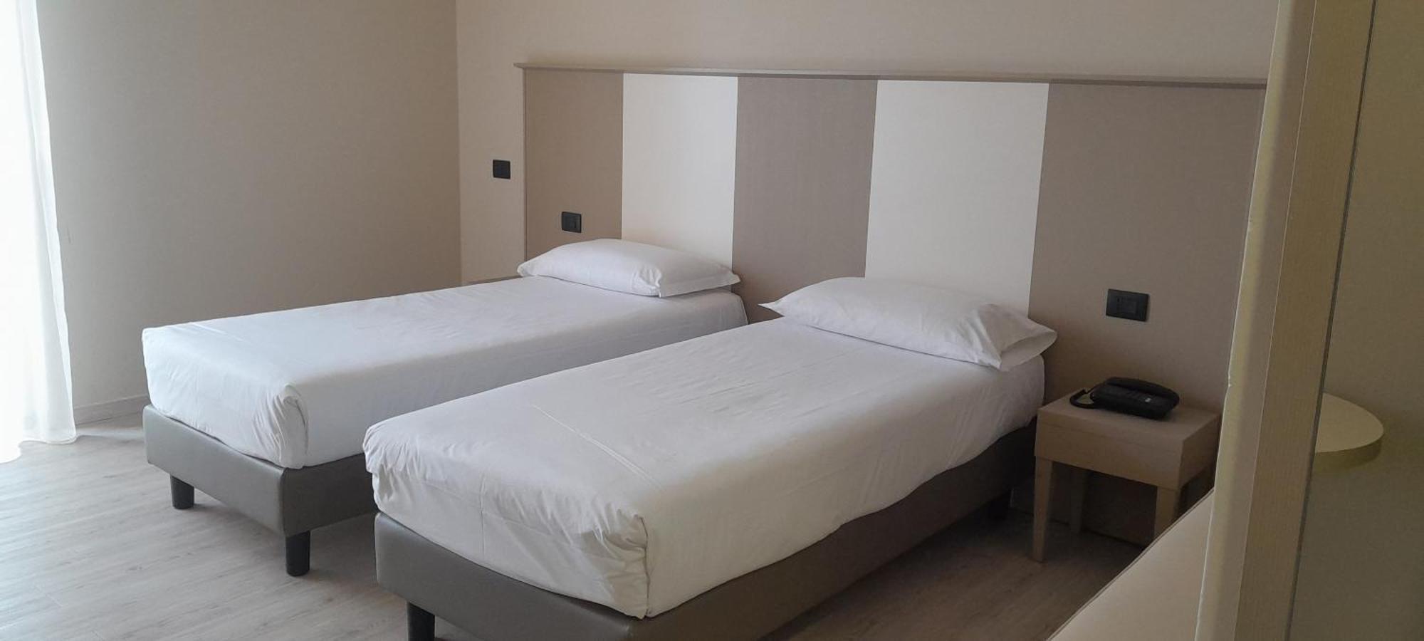 Jr Hotels Gate 7 Bologna Calderara di Reno Luaran gambar