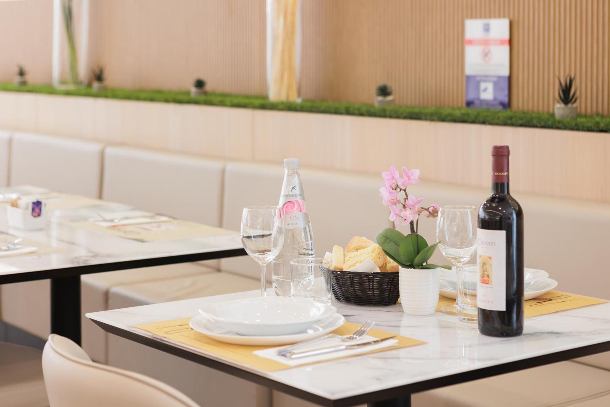 Jr Hotels Gate 7 Bologna Calderara di Reno Luaran gambar