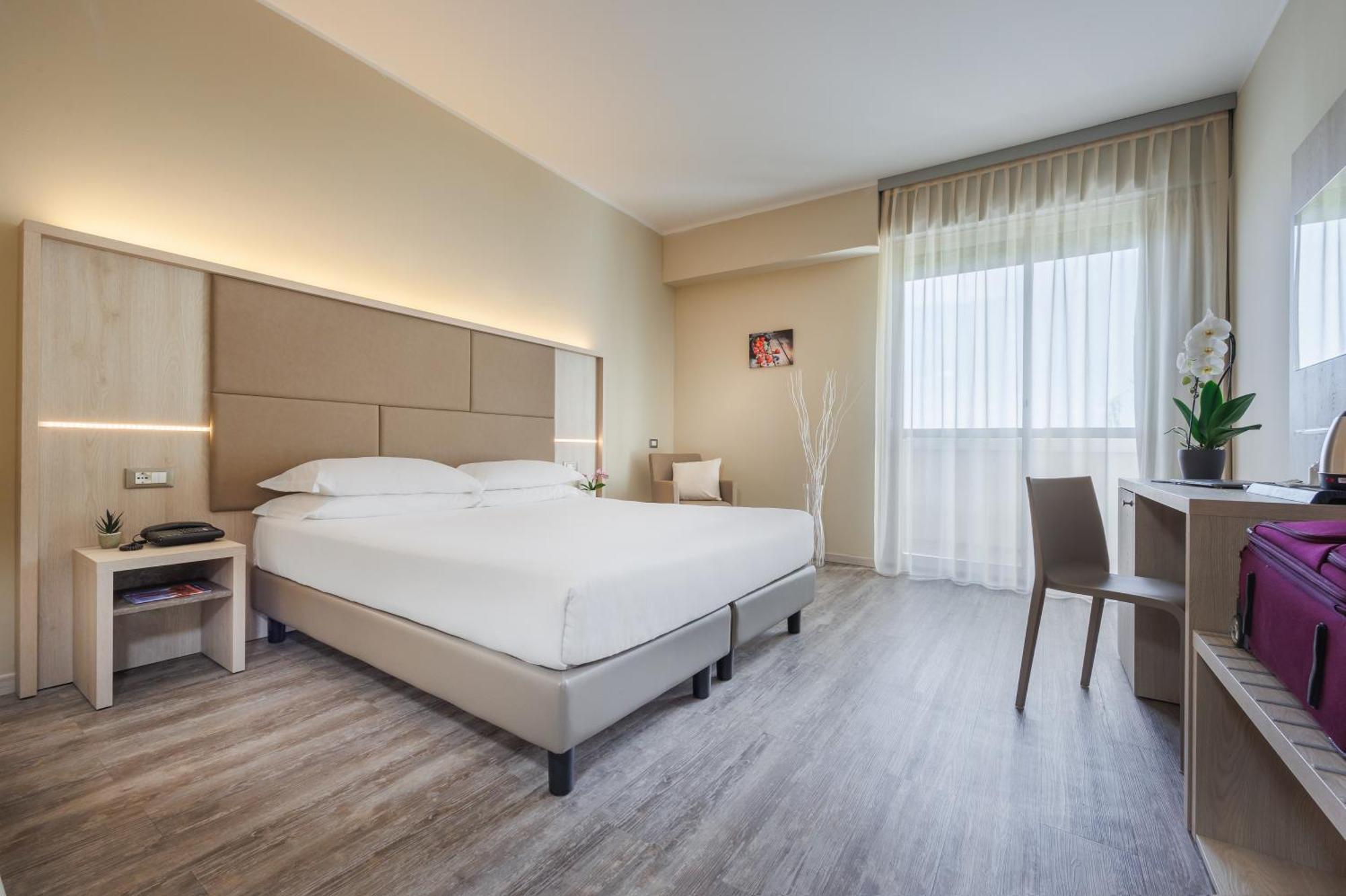 Jr Hotels Gate 7 Bologna Calderara di Reno Luaran gambar